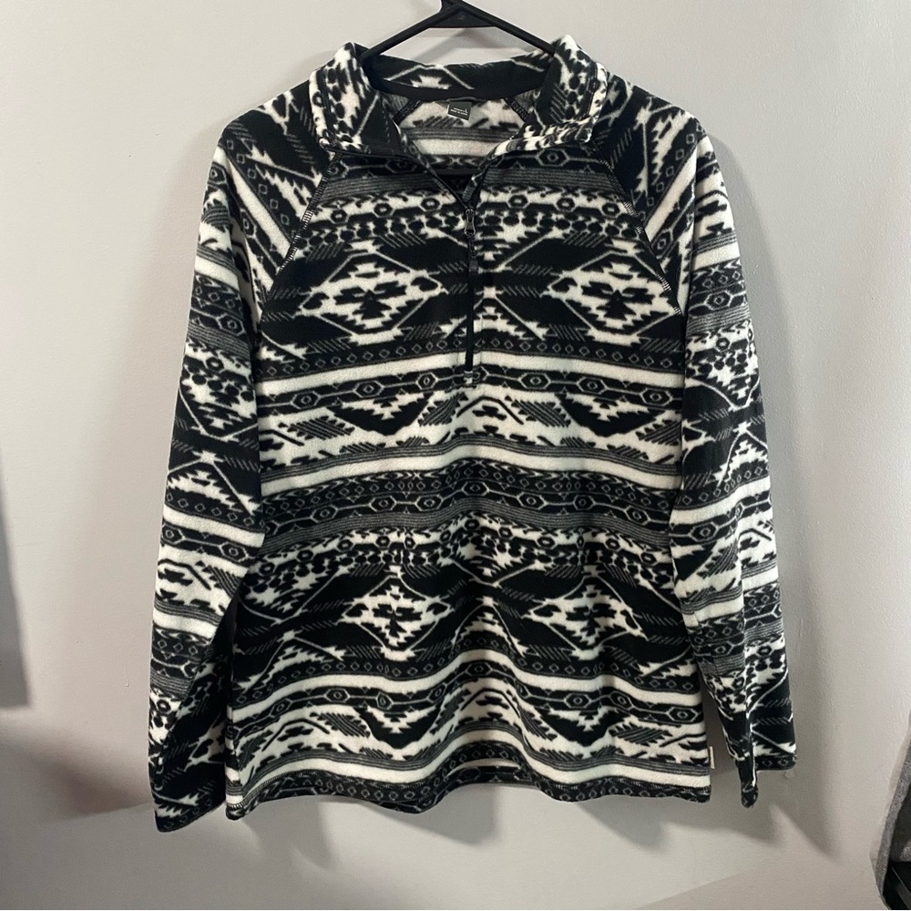 Eddie Bauer‎ Black and White 1/4 zip pullover